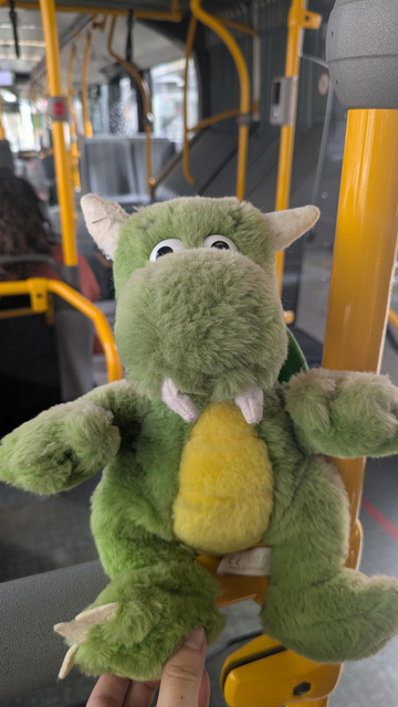 KDE mascot Konqi in a local bus